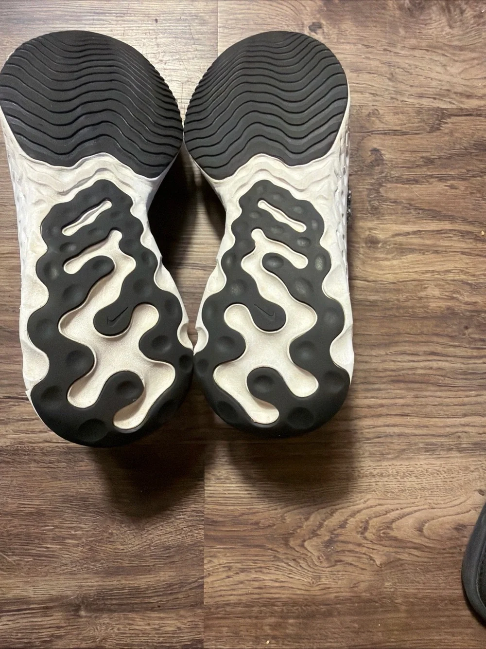Nike React Phantom Flyknit 2 PRM Oreo Black White CJ0280-002 Sz 8 Women’s - Picture 10 of 14